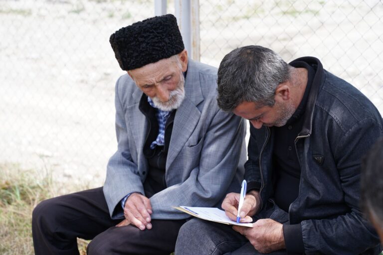What to Write Down Before a Dementia Doctor Visit - Featured image