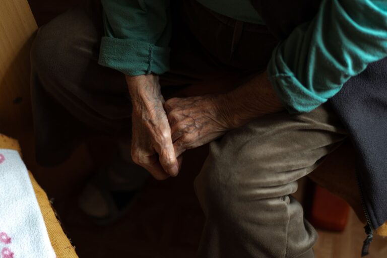 When Hallucinations Can Be a Dementia Warning Sign - Featured image