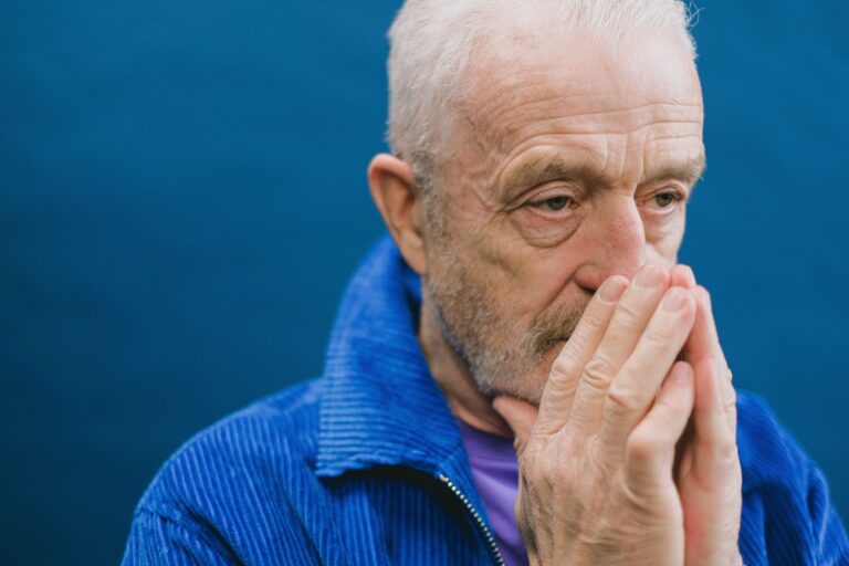 When Staring Spells May Worry Dementia Caregivers - Featured image