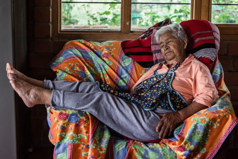Why Daytime Sleeping Can Become a Dementia Care Challenge - Featured image