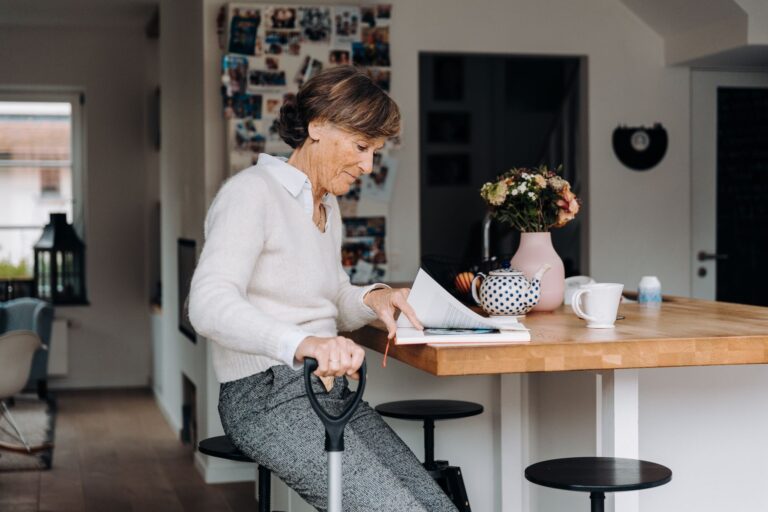 Why Dementia Can Turn Nights Upside Down - Featured image