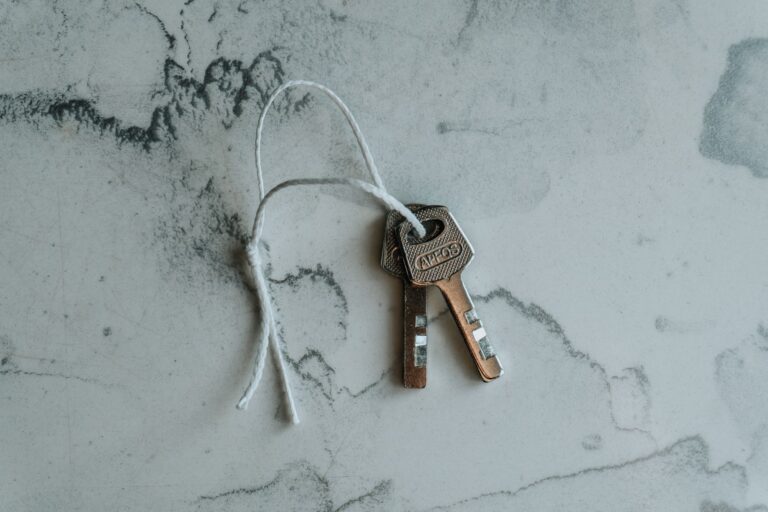 Why Misplacing Keys Is Not Always Alzheimer's - Featured image