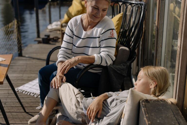 Why Naps Can Affect Dementia Symptoms at Night - Featured image