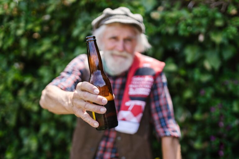 Alcohol Abstinence and Alzheimer's Risk: Promising Evidence or Overstated Claim? - Featured image