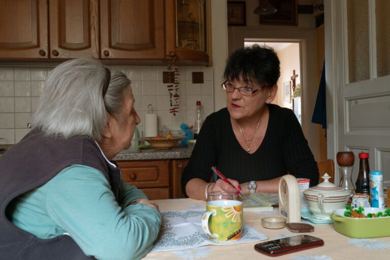 Assisted Living vs Memory Care: How to Choose the Right Level of Dementia Support - Featured image