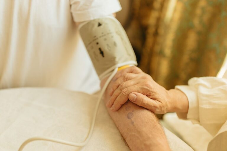 Can an Alzheimer's Blood Test Replace a PET Scan or Spinal Tap? - Featured image