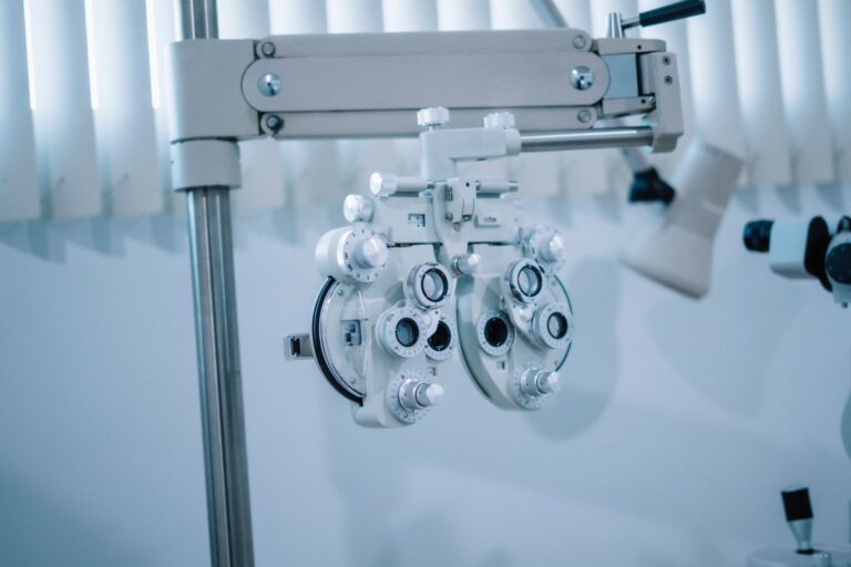 Can Correcting Vision Loss Lower Dementia Risk? What Current Evidence Shows - Featured image