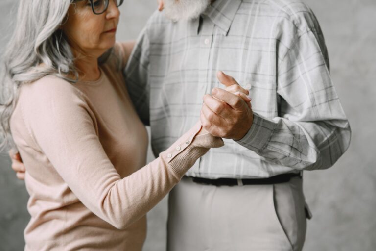 Can Familiar Music Sessions Work for Moderate or Advanced Dementia? - Featured image
