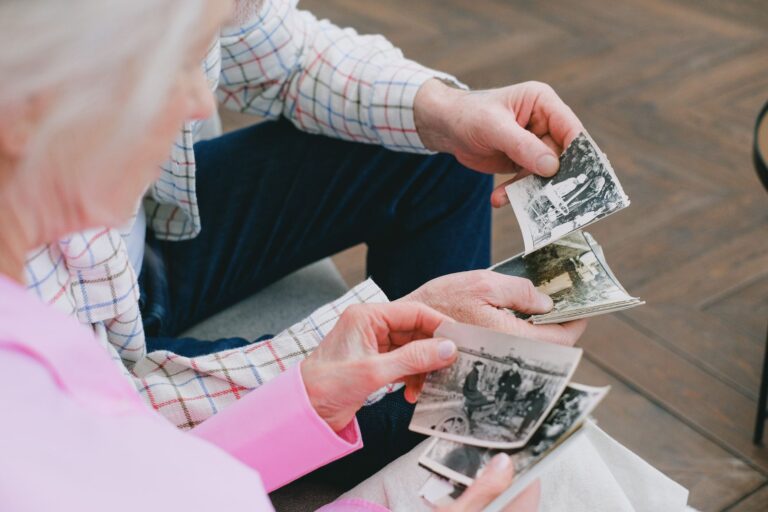 Can Reminiscence Conversations Work for Moderate or Advanced Dementia? - Featured image