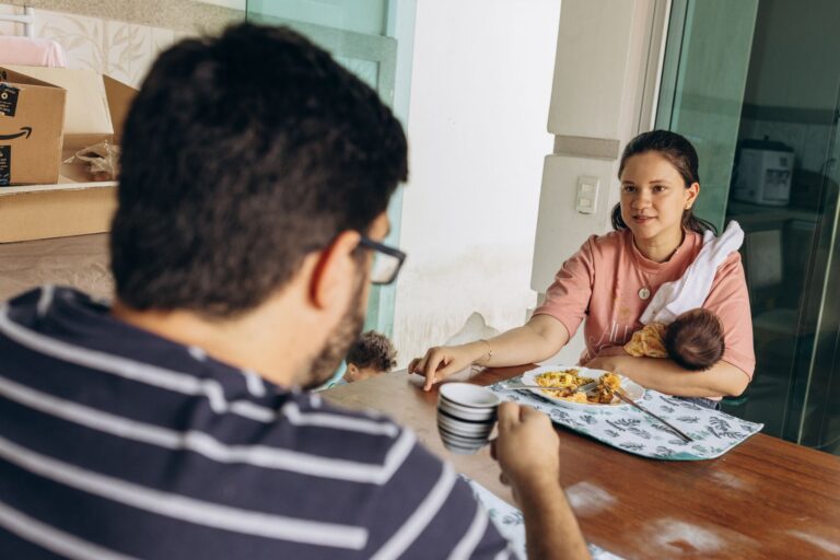 Comfort Feeding in Advanced Dementia: What Families Should Know About Risk and Quality of Life - Featured image