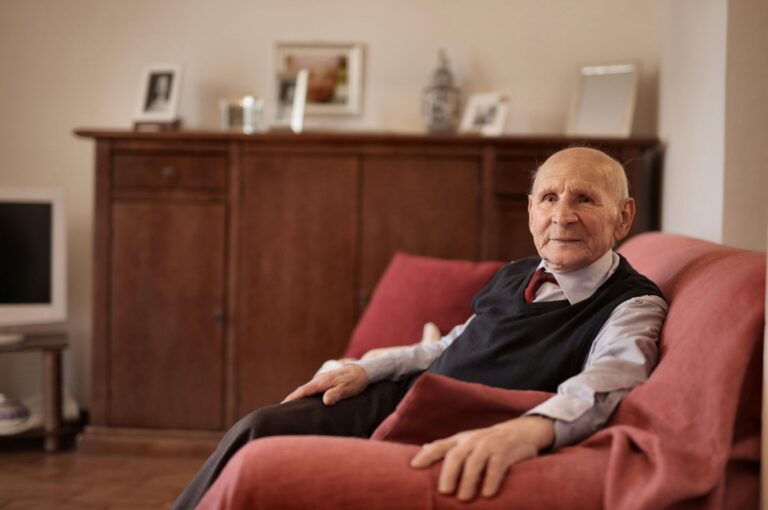 Could Confusion About Time Be an Early Sign of Dementia? - Featured image