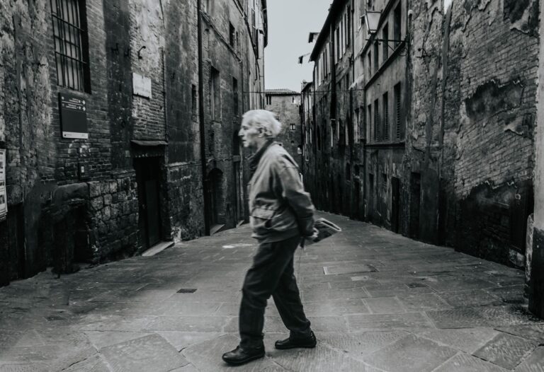 Daytime Wandering in Alzheimer's: Scripts, Routines, and Environmental Changes - Featured image