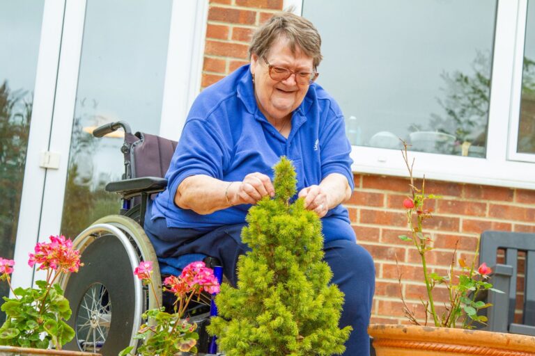 Dementia Activity Calendar: How Often to Include Memory Boxes - Featured image