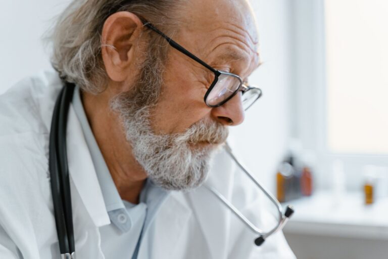 Doctor-Endorsed Memory Supplements: How to Verify Credentials and Evidence - Featured image