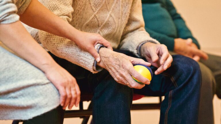 Experimental Alzheimer's Treatment Etalanetug Advances in Recent Clinical Testing - Featured image