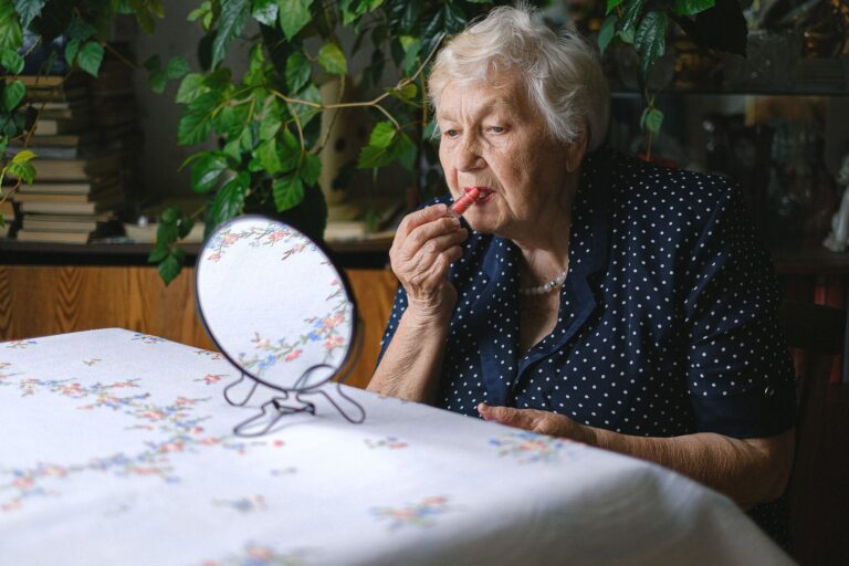 FDA Green-Lights At-Home Lecanemab Dosing for Alzheimer's Patients - Featured image