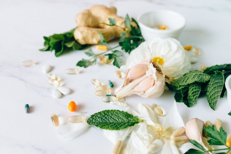 Garlic Supplements and Warfarin: Bleeding-Risk Questions in Dementia Care - Featured image