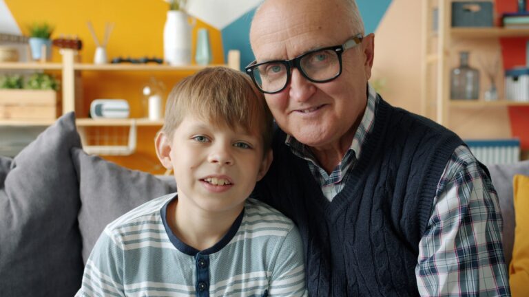 Grandson Shares the Last Handwritten Message From His Grandfather Before Dementia Took His Words - Featured image