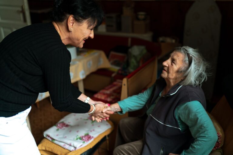Greeting a Beloved Pet: Why Small Moments Matter in Alzheimer's Care - Featured image