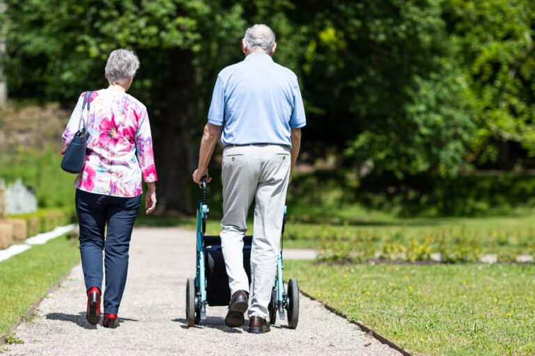 Guided Walking for Alzheimer's: Supplies, Setup, and Safety Tips - Featured image