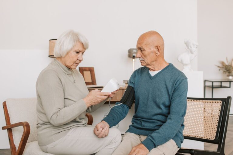 High Blood Pressure and Alzheimer's: Association Does Not Always Mean Causation - Featured image