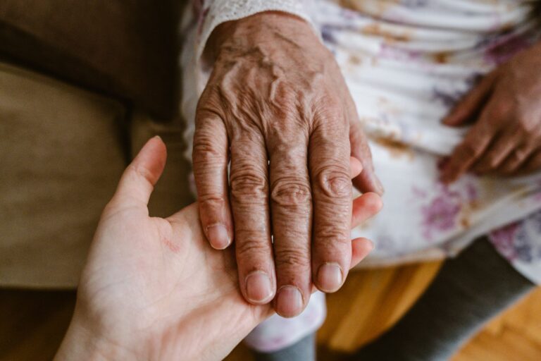 Holding Hands in Comfortable Silence: What It Can Mean to a Dementia Caregiver - Featured image