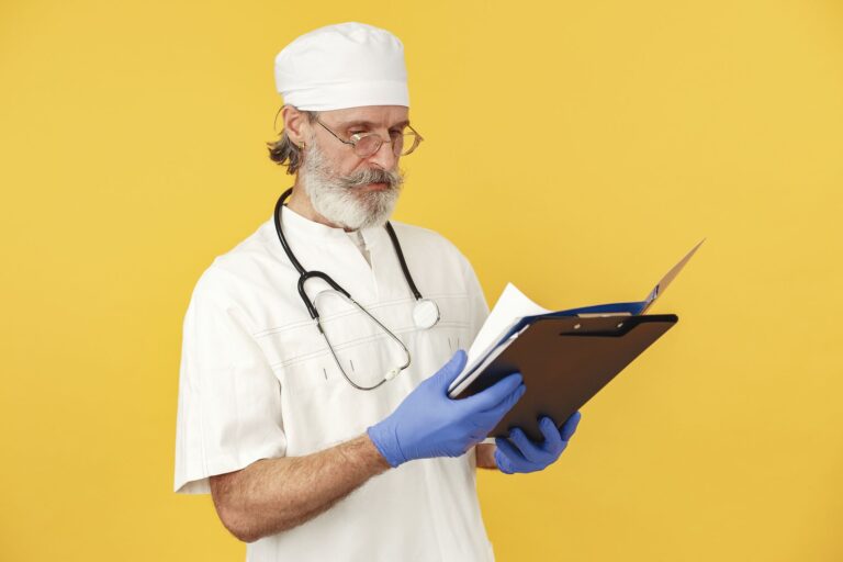 How Doctors Diagnose Frontotemporal Dementia: Tests and Specialist Referrals - Featured image