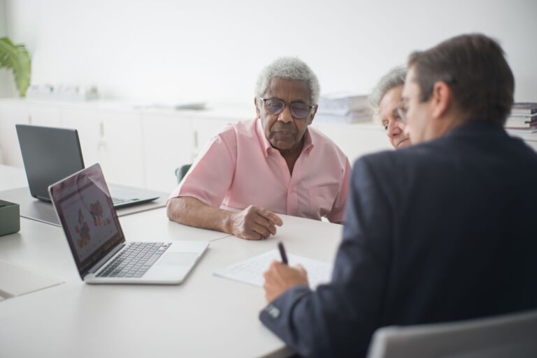 How Supported Decision-Making Works After an Alzheimer's Diagnosis - Featured image
