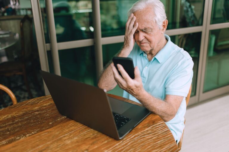 How to Reduce Frustration During Memory Boxes in Dementia Care - Featured image