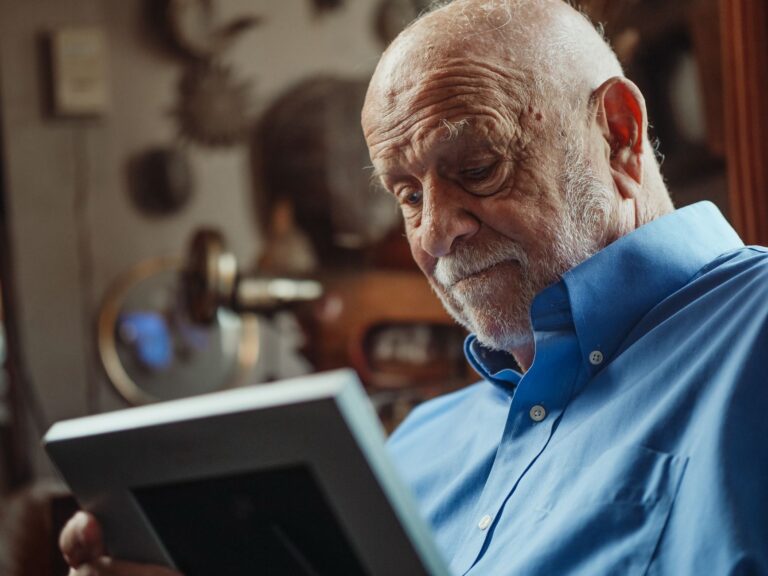 Life Story Books for Dementia: How to Adapt the Activity by Stage - Featured image