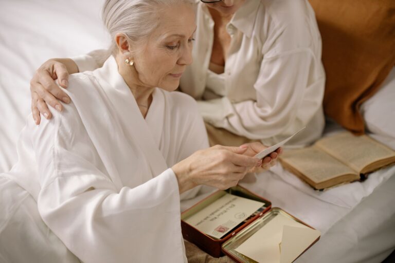 Memory Boxes for Dementia: How to Adapt the Activity by Stage - Featured image