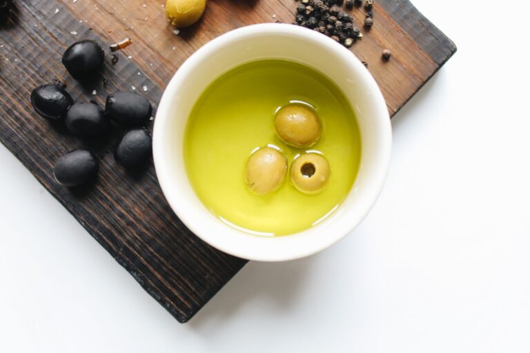 Olive Oil vs MCT Oil: Comparing Dementia Claims, Safety, and Study Quality - Featured image