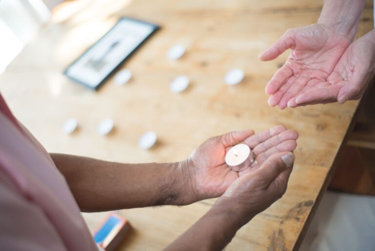 Receiving a Familiar Goodnight Kiss: What It Can Mean to a Dementia Caregiver - Featured image