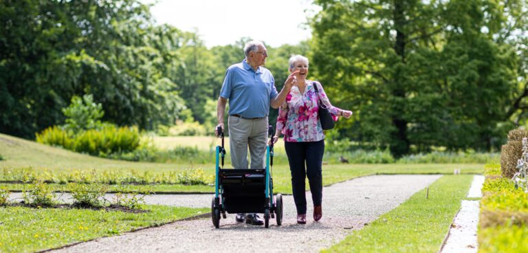 Regular Walking in Midlife: Why Timing May Matter for Dementia Risk - Featured image