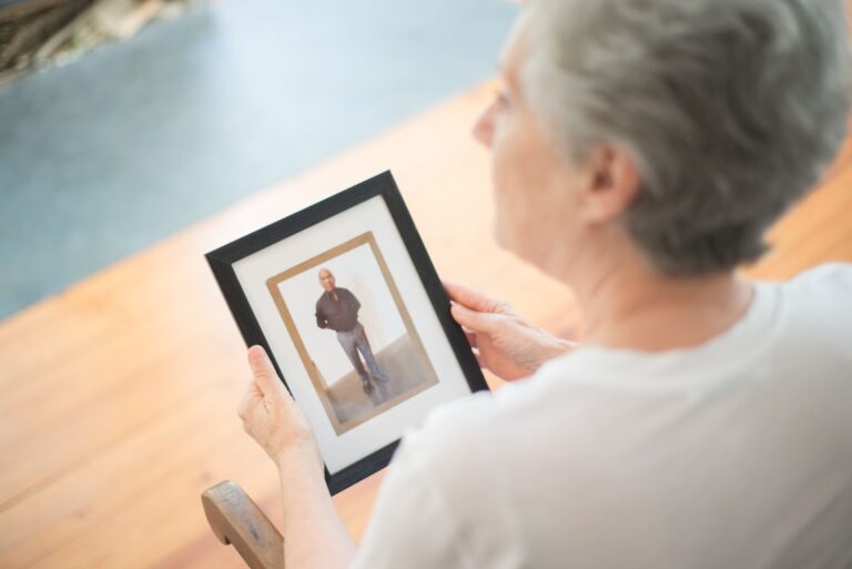Remembering the Family Home: Understanding Its Emotional Weight in a Family's Dementia Journey - Featured image