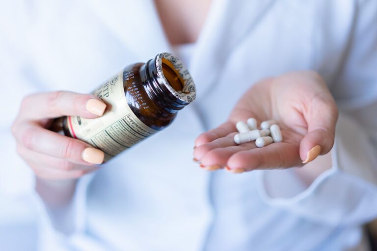 Selenium Supplements for Dementia Families: What to Know About Toxicity and Duplicate Doses in Multivitamins - Featured image