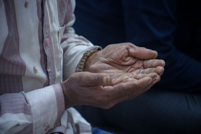 Simple Strength Exercises for Alzheimer's: Supplies, Setup, and Safety Tips - Featured image