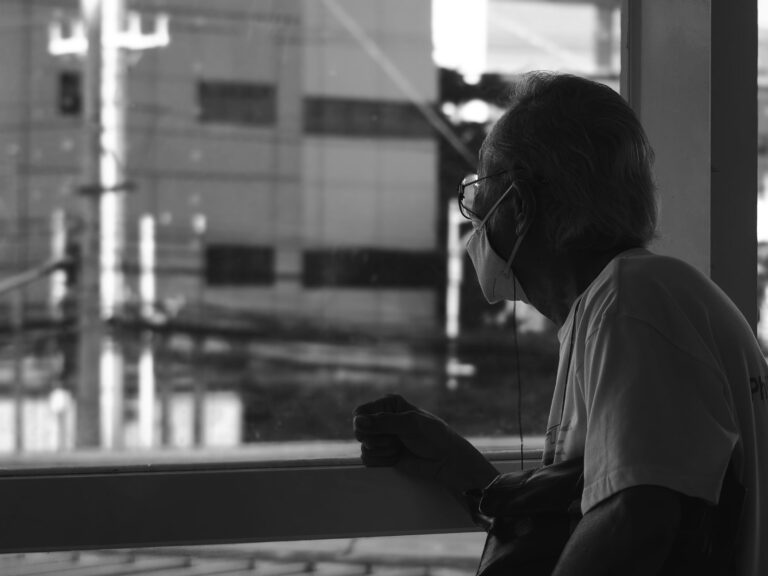 Social Isolation and Dementia: Small Ways to Rebuild Connection and Cognitive Stimulation - Featured image