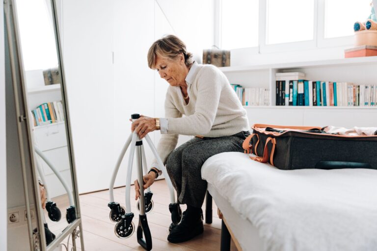 Traveling With Someone Who Has Dementia: Airport, Hotel, Medication, and Routine Tips - Featured image