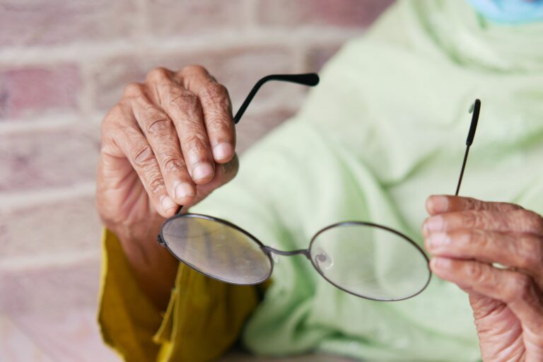 Uncorrected Vision Loss and Dementia Risk: What the Evidence Actually Shows - Featured image