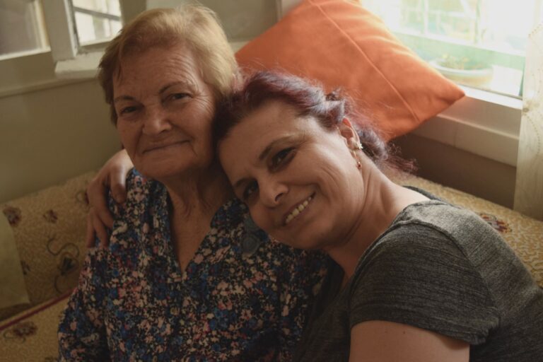 What to Expect From In-Home Dementia Care for Alzheimer's and Related Dementias - Featured image