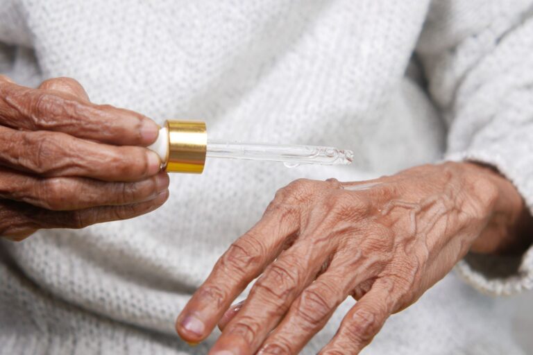Yellow Skin or Dark Urine After a Memory Supplement: Liver Warning Signs - Featured image