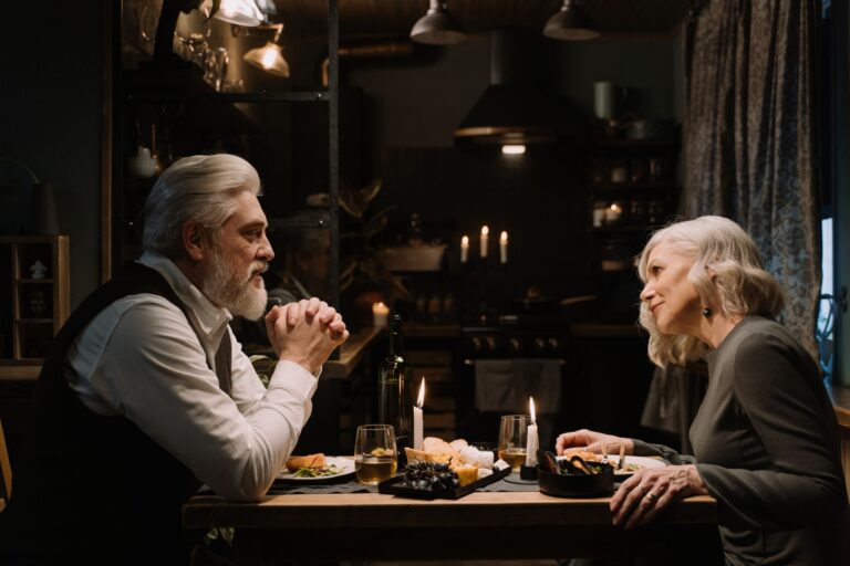 Dementia Meal Logs: What to Record Besides Calories - Featured image