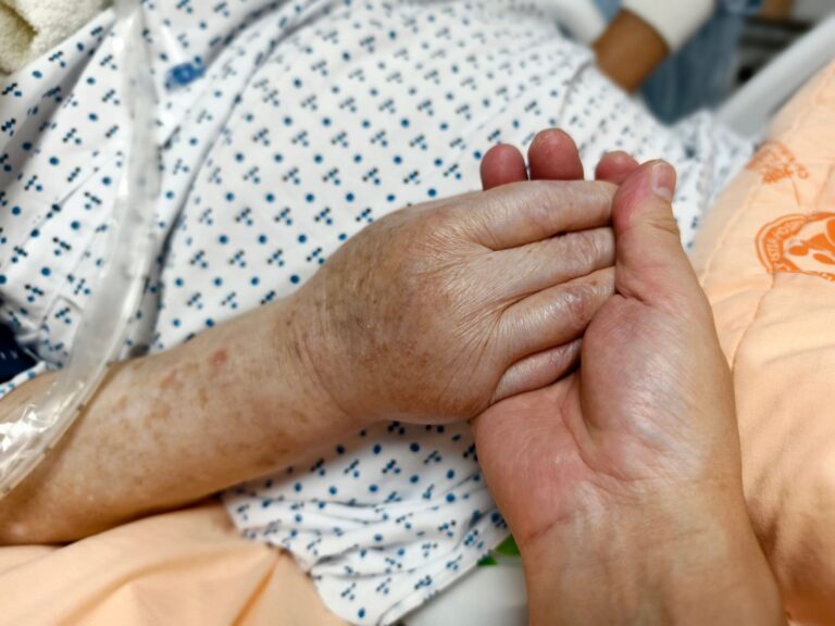 Doll Therapy for Middle-Stage Dementia: Signs of Engagement and Distress - Featured image
