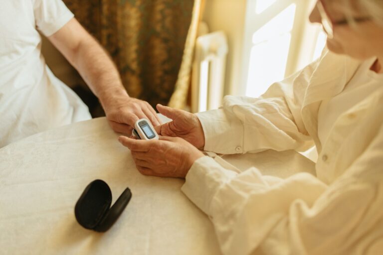 Early Signs of Parkinson's Disease Dementia Families Often Notice First - Featured image