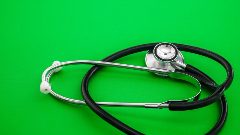How Doctors Diagnose Parkinson's Disease Dementia: Tests and Specialist Referrals - Featured image