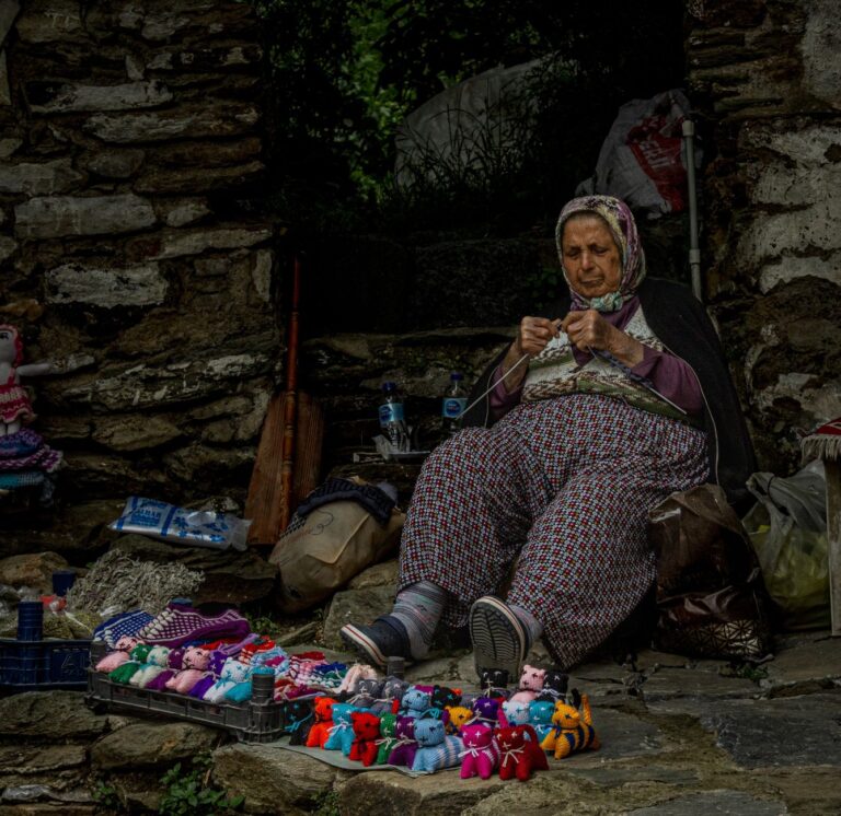 How to Simplify Doll Therapy for Memory Care Groups - Featured image