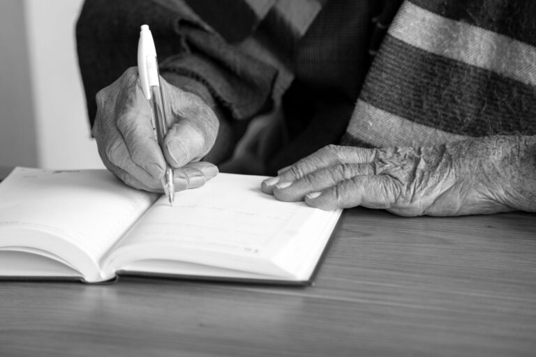 Keeping Dementia Care Receipts Organized When Several Relatives Pay - Featured image