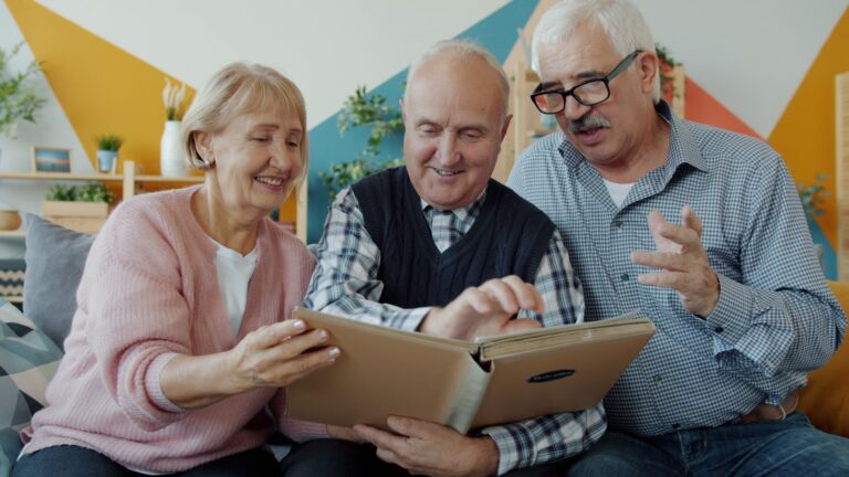 Life Story Books for One-on-One Dementia Care: Setup, Supplies, and Safety - Featured image