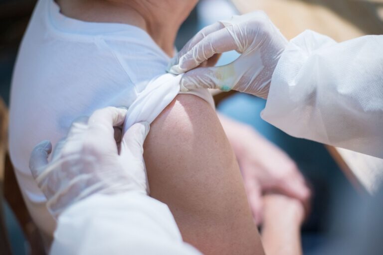 Shingles Vaccine Dementia Studies: How Researchers Account for Healthier Patients - Featured image
